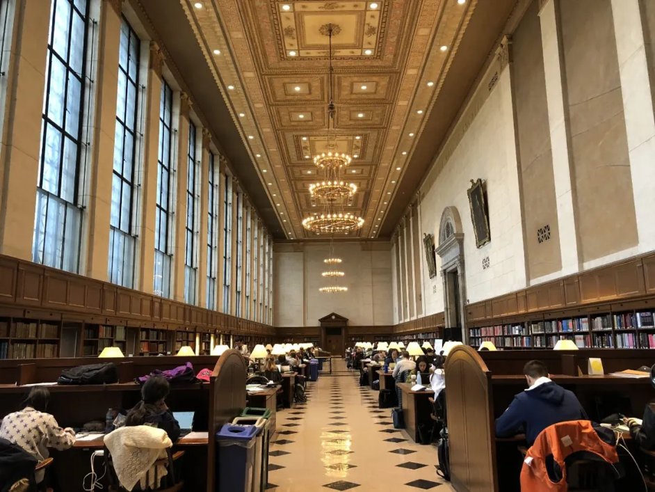 Choosing a campus through its libraries